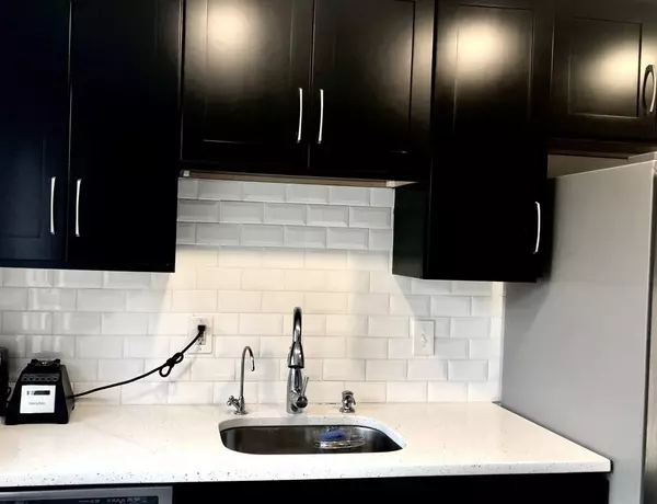 Lexington, MA 02420,4 Emerson Gardens Rd #4