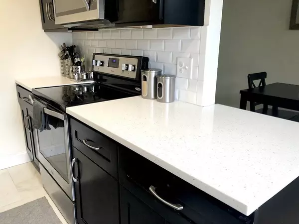 Lexington, MA 02420,4 Emerson Gardens Rd #4