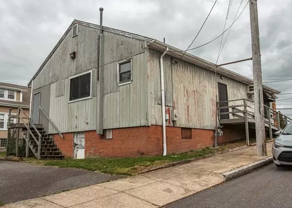 Fall River, MA 02720,1940 Highland Ave