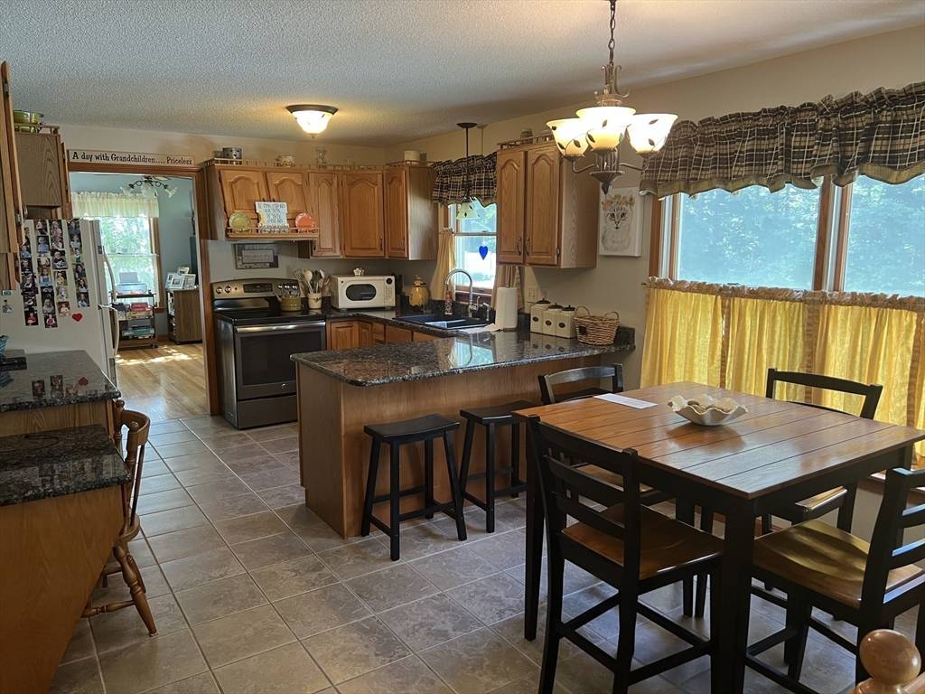 Ludlow, MA 01056,127 Parker Lane