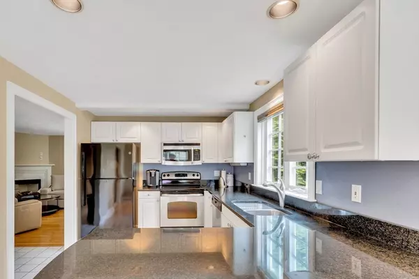 Mashpee, MA 02649,17 Hampton Ct #17