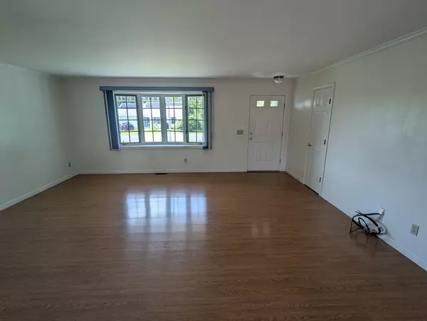 Belchertown, MA 01007,17 Tucker Lane