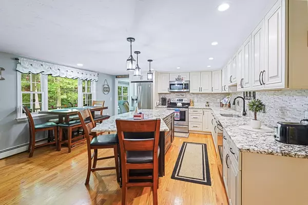 Charlton, MA 01507,14 Daniels Rd