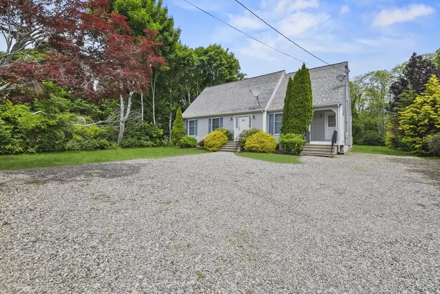 94 Jones Rd, Falmouth, MA 02540