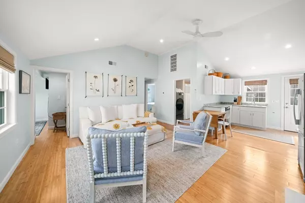 Yarmouth, MA 02673,90 Broadway St #90
