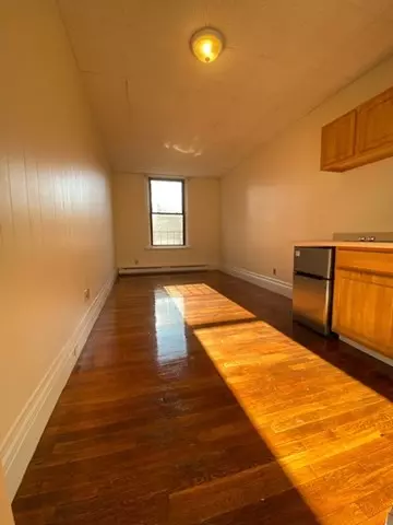 Boston, MA 02215,505 Beacon #11
