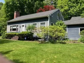 4 Abbott St, Groveland, MA 01834