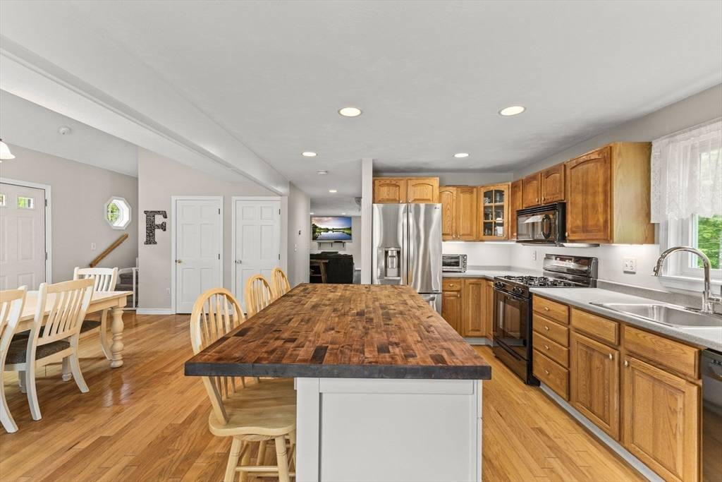 Wareham, MA 02571,31 Fearing Hill Rd
