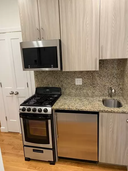 16 Fifth St #11, Chelsea, MA 02150