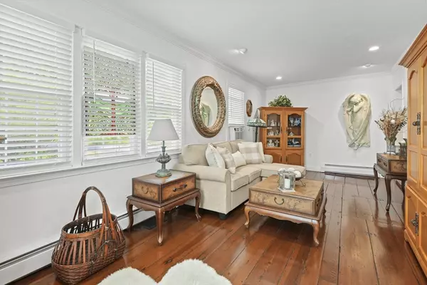 Hubbardston, MA 01452,6 Old Westminster Road