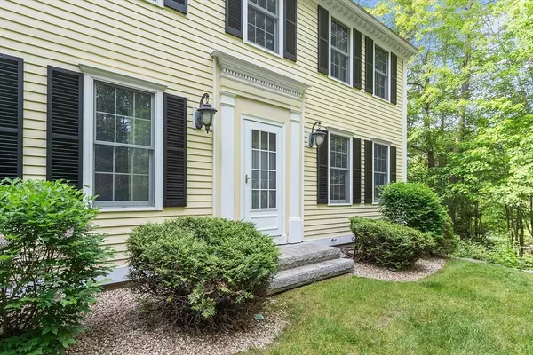 Townsend, MA 01469,135 South Row Road