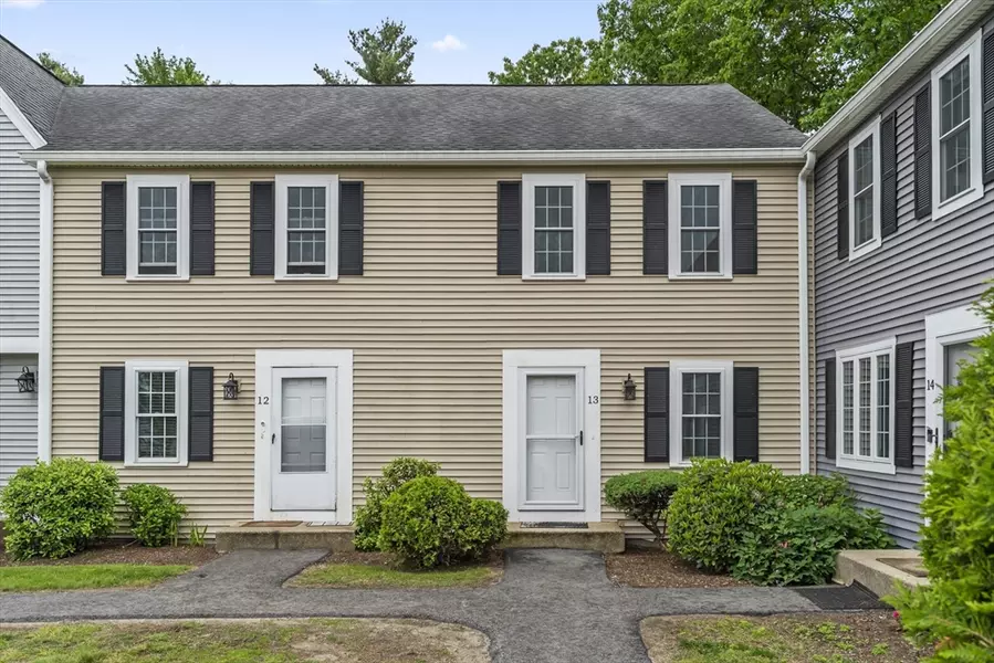 585 Turnpike St #13, Easton, MA 02375