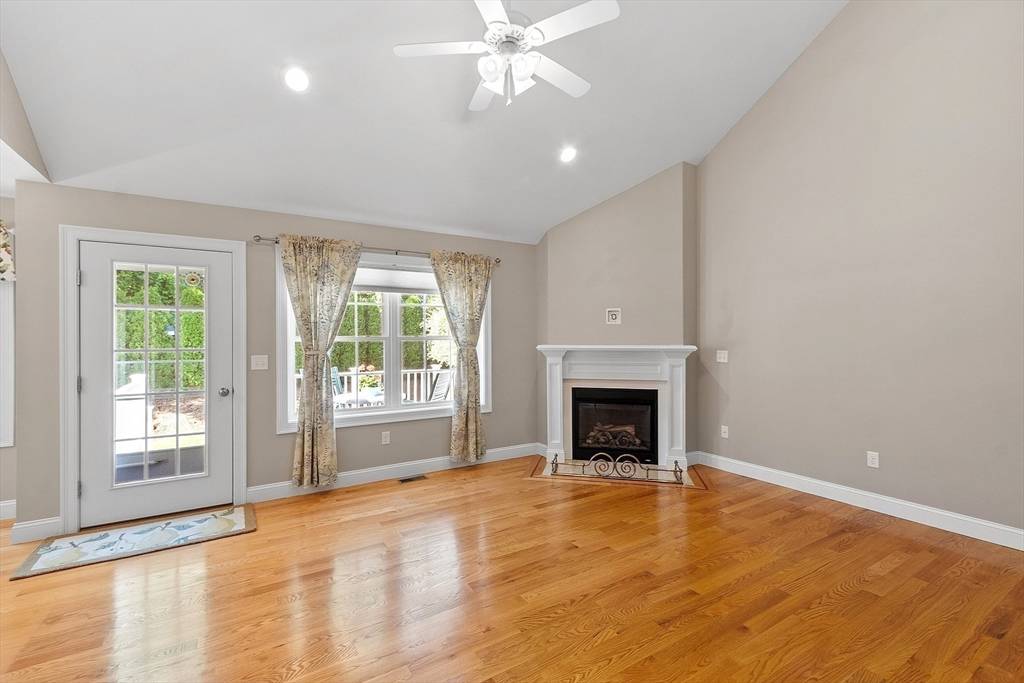 Acton, MA 01720,16 John Francis Ln #16