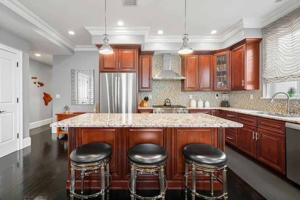 Boston, MA 02127,615 E 6th St #6