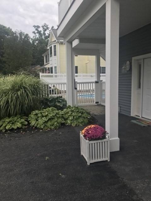 Webster, MA 01570,42 Colonial Rd