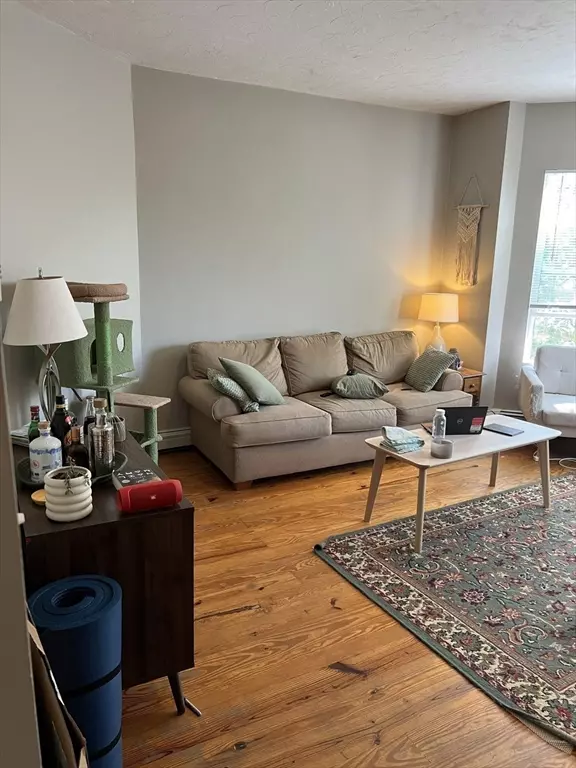 Boston, MA 02130,392 Centre St #2
