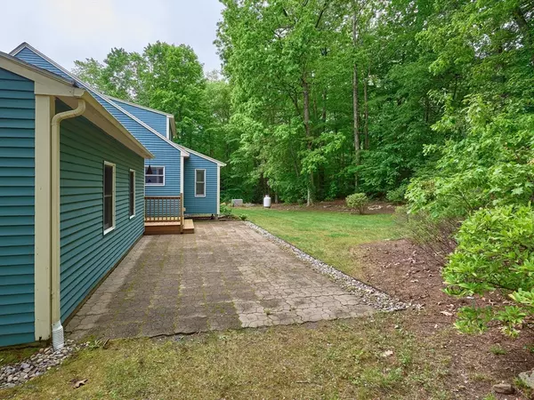 Sturbridge, MA 01518,127 Paradise Ln