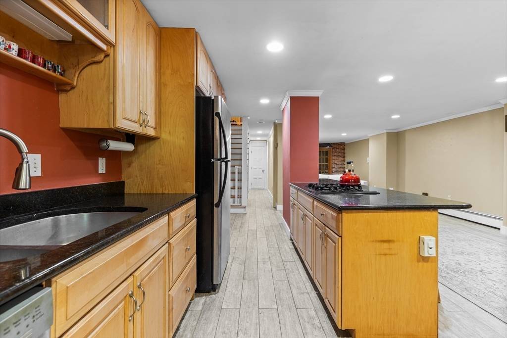 Boston, MA 02116,26 Dartmouth Street #1G