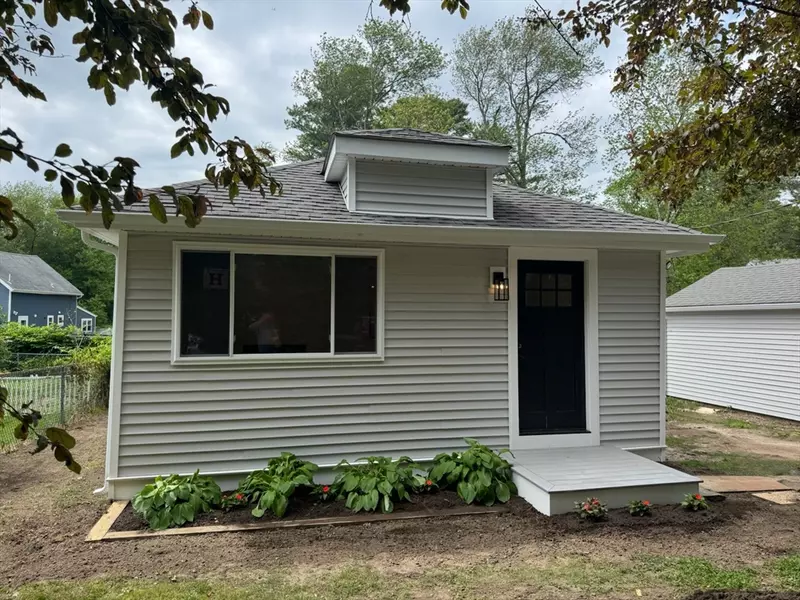 112 Milford St, Hanson, MA 02341