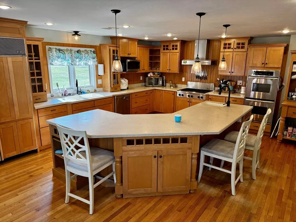 Sturbridge, MA 01566,74 Fiske Hill Rd