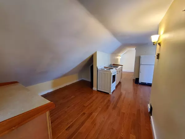 Lynn, MA 01904,411 Broadway #3