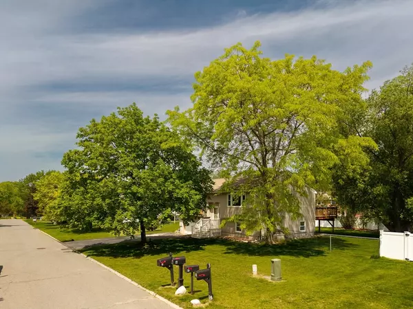 Methuen, MA 01844,7 Wintergreen Cir