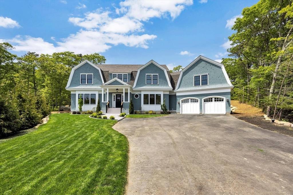 Falmouth, MA 02536,61 Mckenna Ridge Rd