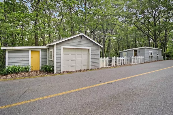 313 Whiley Rd + 0 York Trail, Groton, MA 01450