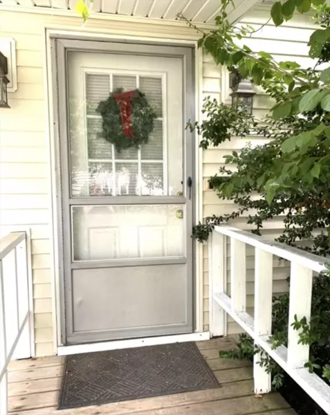 337 Village St #3, Millis, MA 02054