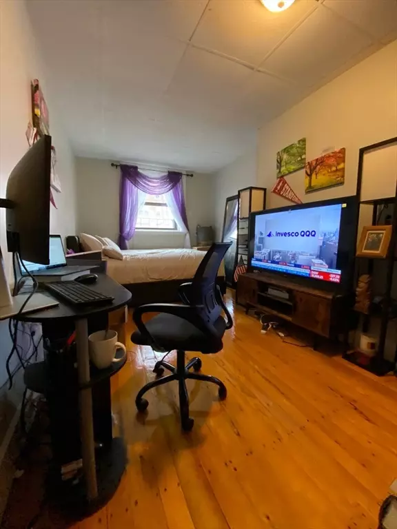 Boston, MA 02215,505 Beacon #13