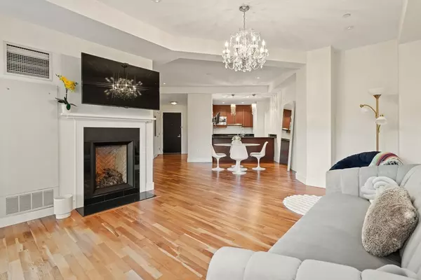 Boston, MA 02467,2400 Beacon St #406