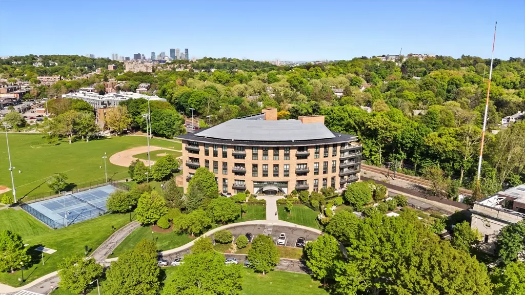 Boston, MA 02467,2400 Beacon St #406