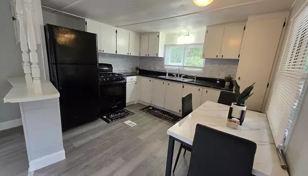 Lunenburg, MA 01462,1790 Mass Ave #25