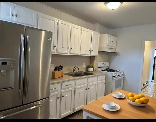 Boston, MA 02128,139 London Street #1