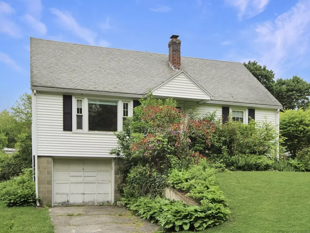 Shrewsbury, MA 01545,8 Van Ness Ave
