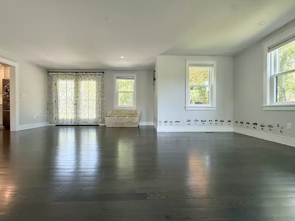 Lexington, MA 02421,8 Briggs Rd