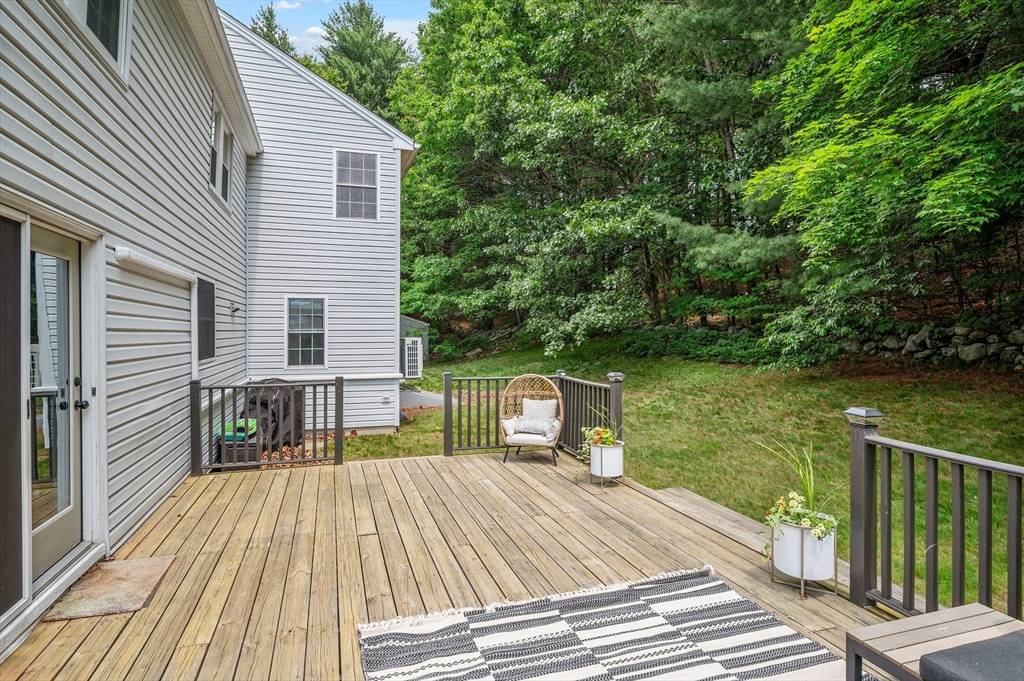 Sutton, MA 01590,8 Dudley Road