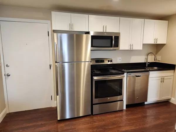 1 Old Colony Rd #216, Mansfield, MA 02048
