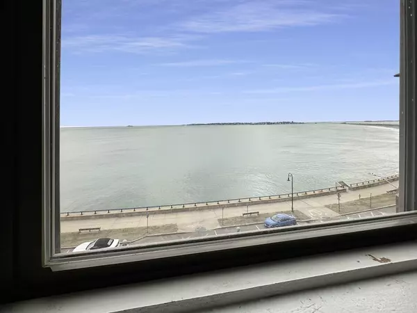 Lynn, MA 01902,285 Lynn Shore Drive #507