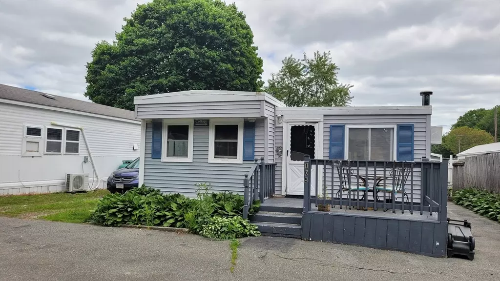 Peabody, MA 01960,286 Newbury #105