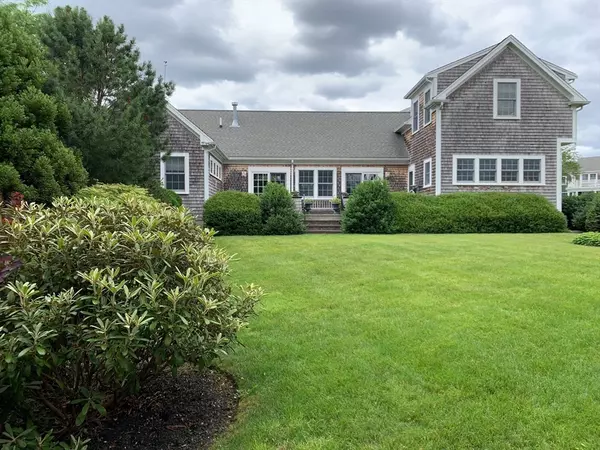 Dartmouth, MA 02748,676 Elm St
