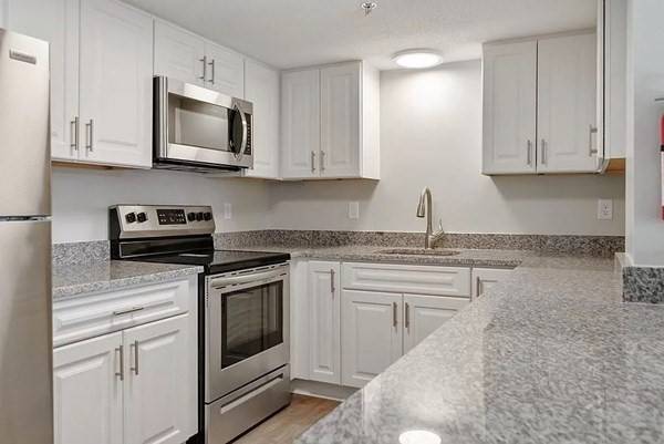 Westfield, MA 01085,38 Thomas St #402
