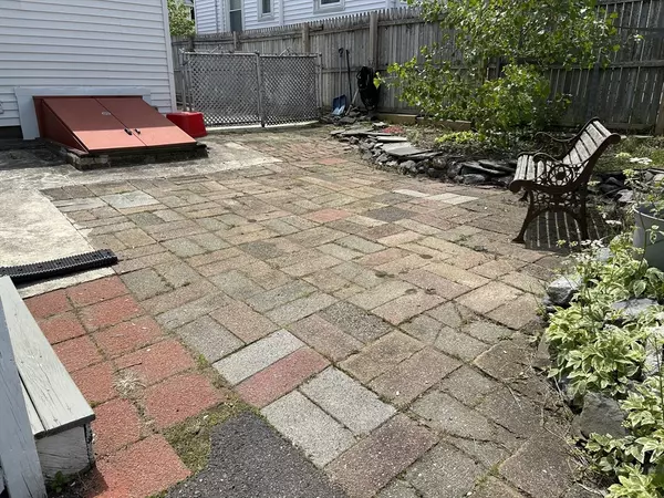 Everett, MA 02149,24 Woodward Street