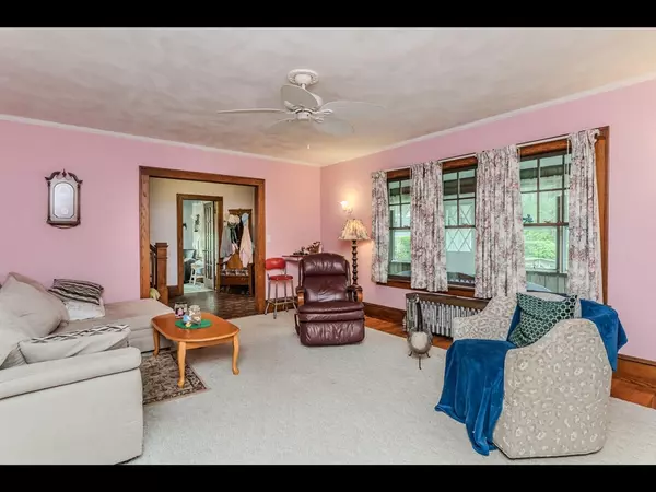 East Longmeadow, MA 01028,17 Elizabeth St