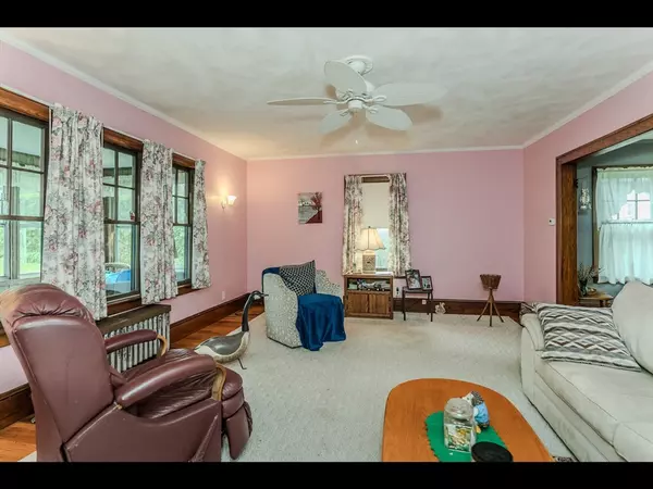 East Longmeadow, MA 01028,17 Elizabeth St