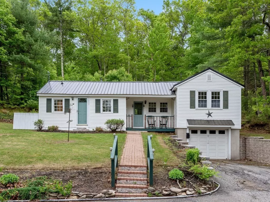 Uxbridge, MA 01569,453 Mendon St