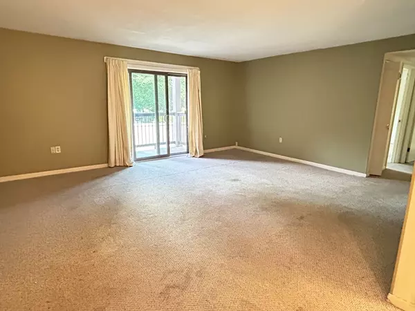 Northborough, MA 01532,59 School St #A14