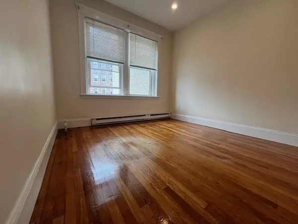 Boston, MA 02215,73 Park Drive #11