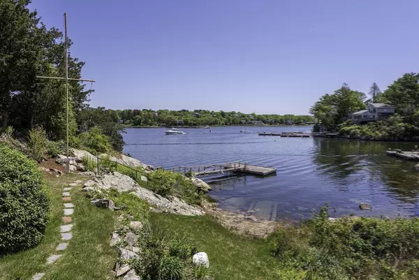 Gloucester, MA 01930,7 Cove Way