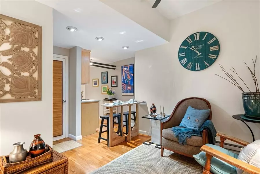20-22 Concord Ave #B, Cambridge, MA 02138